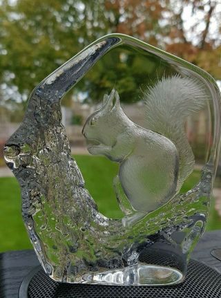 Mats Jonasson Squirrel Paperweight Hand Crafted Crystal 2