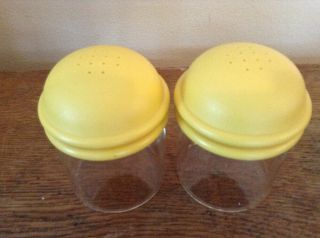 Vintage Yellow Pyrex Corning TableSetters Salt Pepper Sugar Creamer Shaker 3