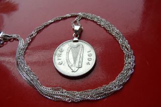 1994 Ireland Harp Irish Celtic Luck Coin Pendant On A 28 " Silver Wavy Chain