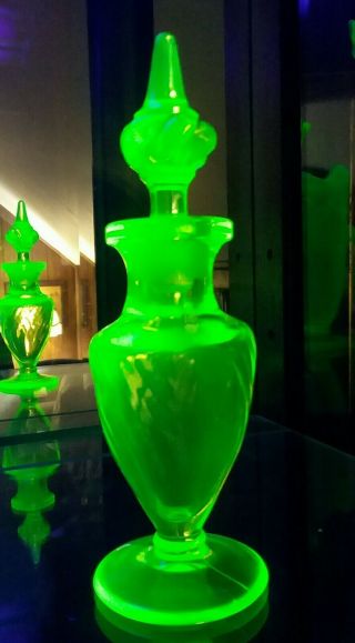 Vintage Tiffin Vaseline Glass Milady Optic Swirl Perfume Bottle.  1926 - 1935. 2