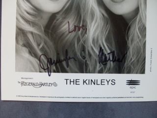 THE KINLEYS HAND SIGNED AUTOGRAPHED PHOTO ALL MEMBERS 8 x 10 AUTHENTIC 2