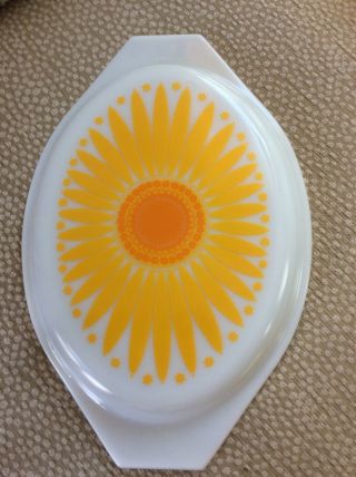 Pyrex Sunflower Daisy Milk Glass 1 1/2 Qt.  Casserole Dish Replacement Lid 945 C