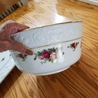 Royal Albert Old Country Roses Sculpted Salad Serving Bowl 10 1/2 " W X 5 1/4 " Ht