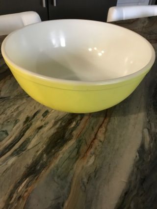 Vintage Large Pyrex 404 Primary Yellow Nesting Mixing Bowl 4 Qt