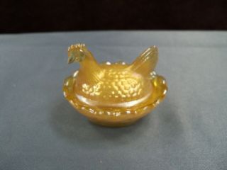 Boyd Golden Yellow Iridescent Glass Hen On The Nest Covered Salt Dip