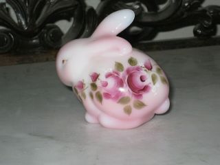 2005 Fenton Art Glass Hp Rosalene Glossy Bunny Rabbit Animal Figurine