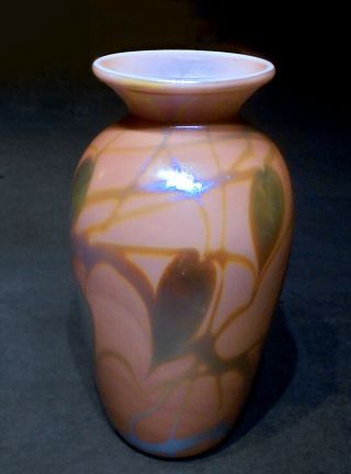 Vtg.  Carlson Art Glass Don Richardson Iridescent Lustre Vase Muave Heart Vine