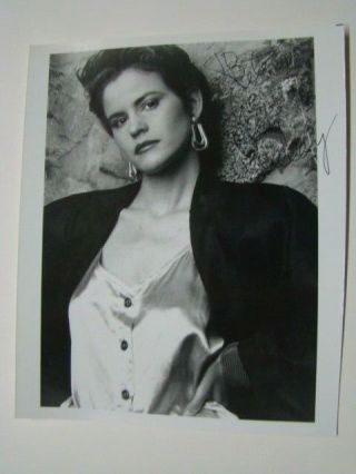 Ally Sheedy Movie Actress Signed 8 X 10 Inch Photograph.