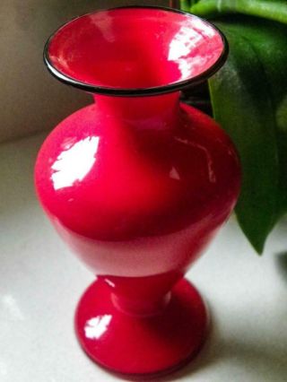 Loetz Stunning Vintage Tango Red Glass Vase With Black Rim - Czech