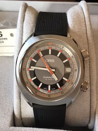Oris Chronoris Date With Leather And Rubber Deployment Strap.