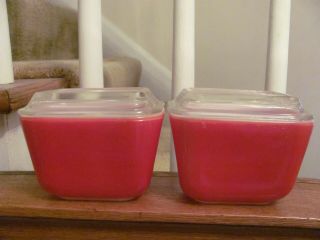 2 Vintage Red Pyrex Refrigerator Bowl / Dishes With Lids 0501 Cond.