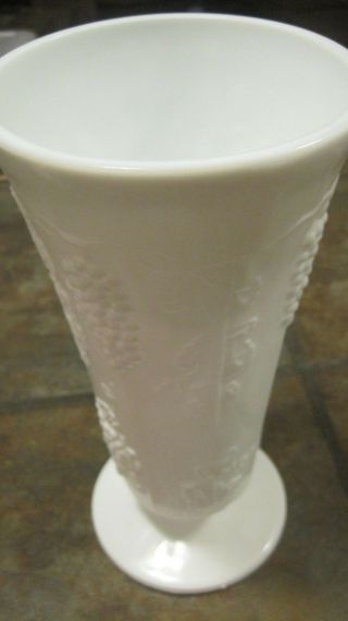 Indiana Glass Milk Glass Vase Harvest Grape Pattern,  Vintage,  9.  75 ",  Euc