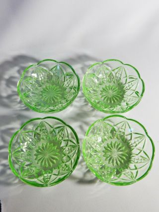 Lovely Antique Art Deco Set Of Four Green Depression Glass Small Bowl Dish Plate