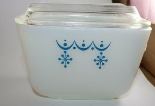 Vintage Pyrex Snowflake Garland Blue Refridgerator Dish W Lid 1.  5 Cup 501b