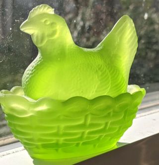 Westmoreland Hen On Nest Green Satin Glass Frosted Covered Candy Dish Vintage