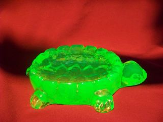 Green Vaseline Glass Turtle Soap Dish Or Paper Weight Desk ( (id124578))