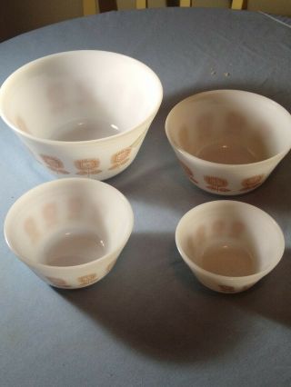 4 Piece Federal Pyrex Daisy Nesting Mixing Bowl Milk Glass Thanksgiving