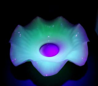 Fenton Art Glass Vaseline / Uranium Glass Large Ruffed Edge Pink Bowl 11 " L@@k