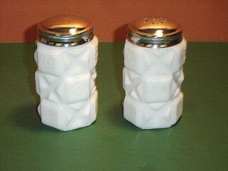 Westmoreland Old Quilt Whte Milk Glass 3 - 1/4 " Salt & Pepper Shaker Set