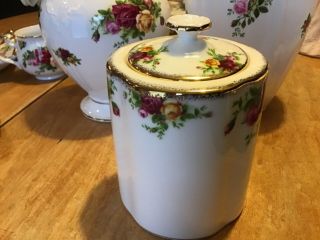 Royal Albert Old Country Roses Biscuit Jar With Seal 5 “ Tall