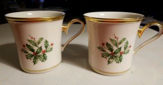 Lenox Holiday Christmas Coffee Tea Mugs Set Of 2 Holly Design W/ Gold Trim 10oz