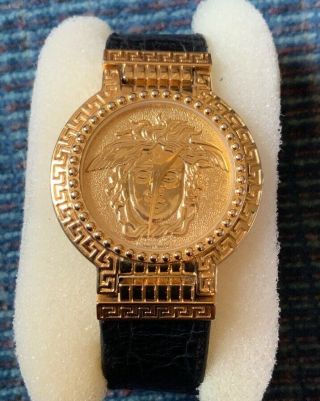 Gianni Versace Signature Medusa Gold Plated G10 Watch From 1993 Battery