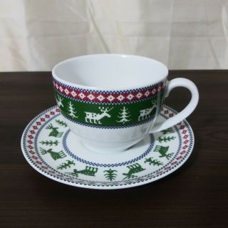 Wedgwood Nordica Holiday Tea Cup & Saucer Set Reindeer Christmas Tree Green Red