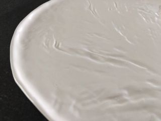 Mid - Century Studio Pottery Signed PAT YOUNG Hand Formed White Ceramic Leaf Dish 2