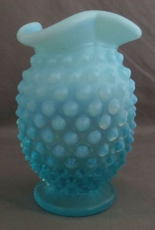 Vintage 1948 Fenton Blue Opalescent Hobnail Triangular Top Small 3.  5 " Vase