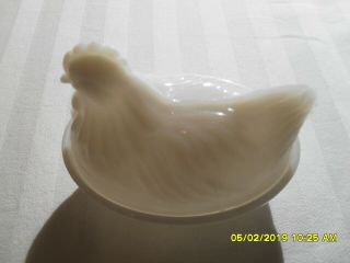 Vintage Small White Milk Glass Hen / Chicken On Nest Candy Dish