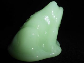 Jadeite Green milk Vaseline solid glass Frog / Toad Figurine Paperweight uranium 2