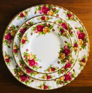 Royal Albert Old Country Roses Fine Bone China 3 Pc Dinner Salad Bread Plate Set