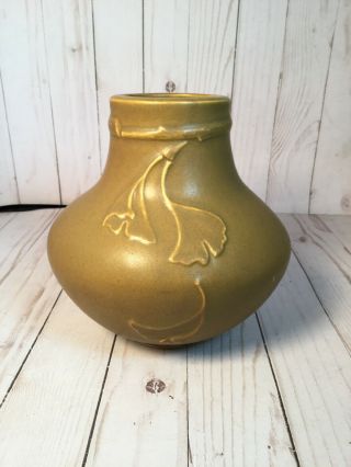 Ginkgo Leaf Pottery Vase With Tags & Makers Mark Natural Tone