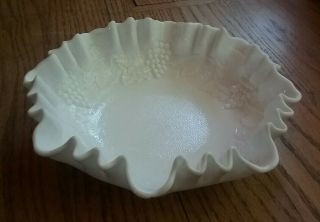 Vintage Imperial Glass Grape White Milk Glass 3 In 1 Crimped Ruffle Bowl Signed