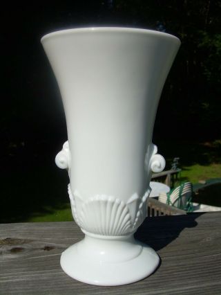 Vtg.  Anchor Hocking Vase Fire King Vitrock Depression Milk Glass White Shell