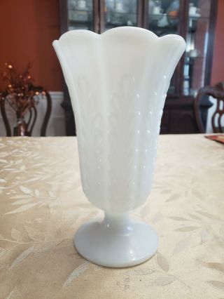 Vintage E.  O.  Brody Co Large White Milk Glass Flower Vase 9 " M5200 Cleveland,  Ohio