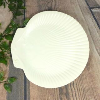 Vintage Wedgwood Barlaston England Made Etruria Clam Shell Design Dish Plate