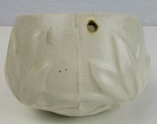 Vintage Arts and Craft McCoy Hanging White Leaves Berries Pottery Garden Planter 2