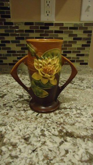 Vintage Roseville Pottery Usa Water Lily Double Handled Vase 75 - 6