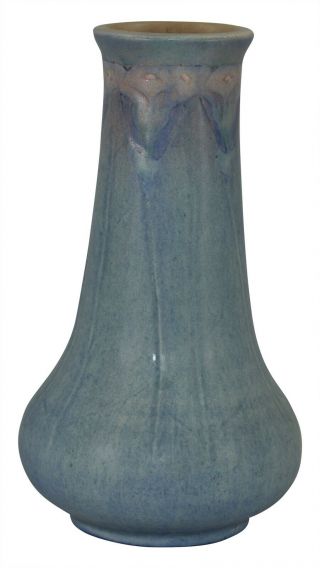 Newcomb College Pottery 1925 Bulbous Base White Floral Vase (Irvine) 2