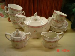 Laura Ashley Alice 2 Cups And 2 Saucers