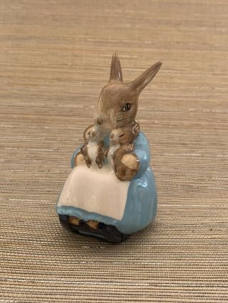 Vintage Beswick Beatrix Potter " Mrs.  Rabbit & Bunnies " Porcelain Figurine