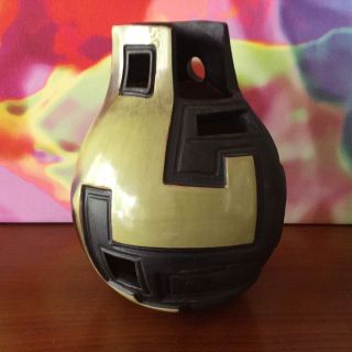 Contemporary Pottery Vase // Handmade In Peru // Artist Signed //