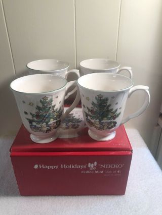 Set Of 4 Nikko Happy Holidays Coffee Mugs Christmas Tree W/box