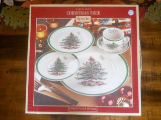 Spode Christmas China 5 Piece Place Setting.  Never Out Of The Box