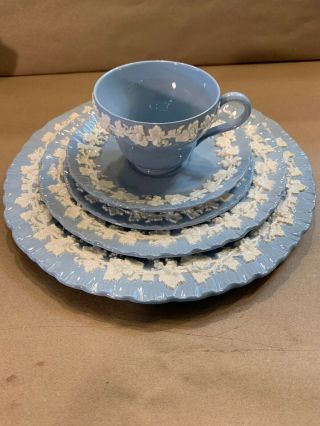 Wedgwood Etruria & Barlaston Blue Embossed Queensware 5 Piece Place Setting