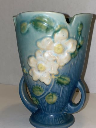 Vintage Roseville Usa Pottery Blue Wild White Rose Vase 980 - 6