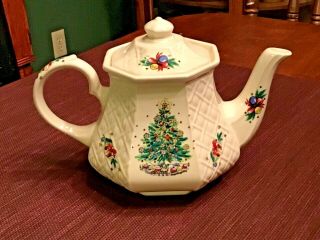 James Sadler Christmas Eve Holiday Tree Teapot Made In England Vintage