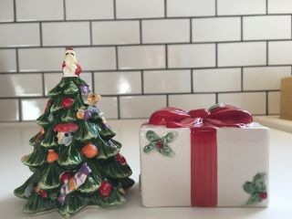 Spode Christmas Tree Salt And Pepper Set (present And Tree)