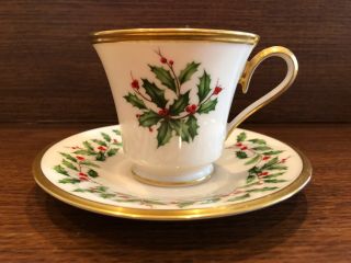 Lenox Holiday Tea Cup And Saucer Christmas Holly And Berry Gold Band Set